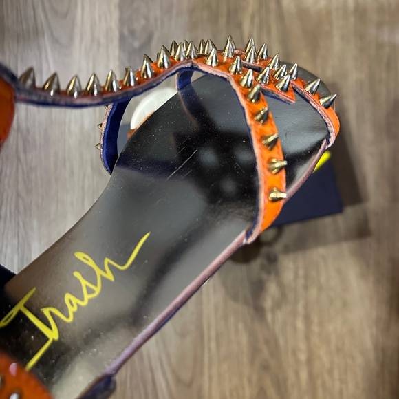 London Trash Spiked Sandals - Picture 13 of 17